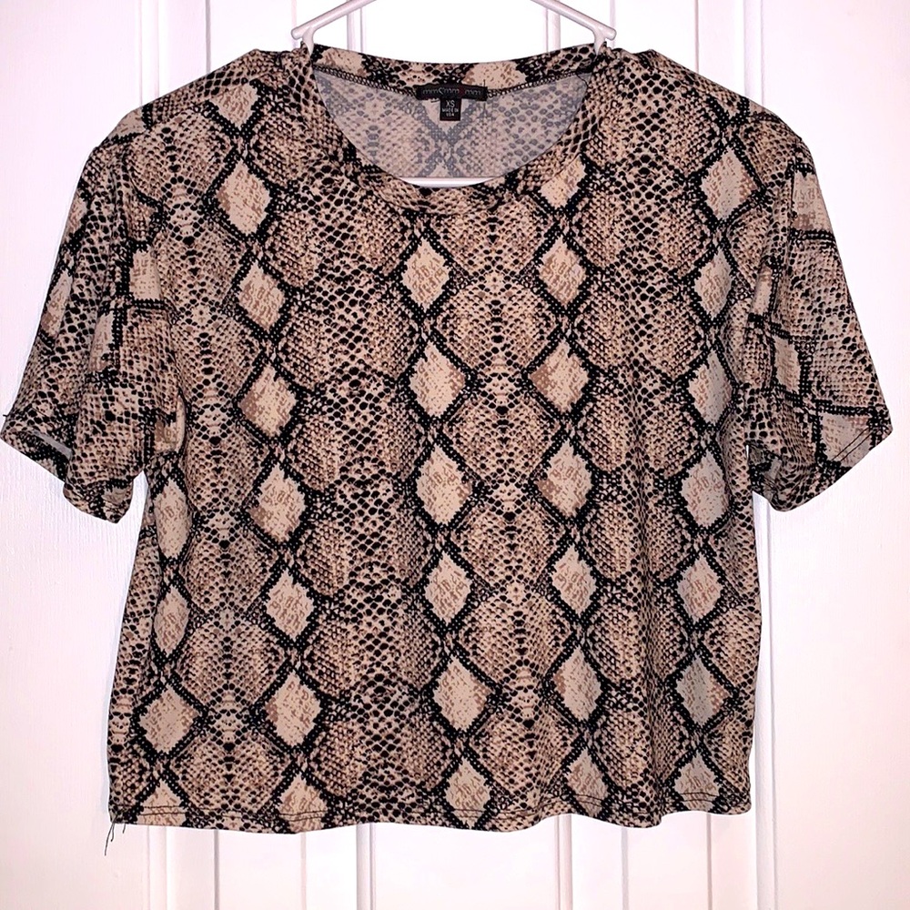 Mm mm mm snakeskin crop top, so soft size XS